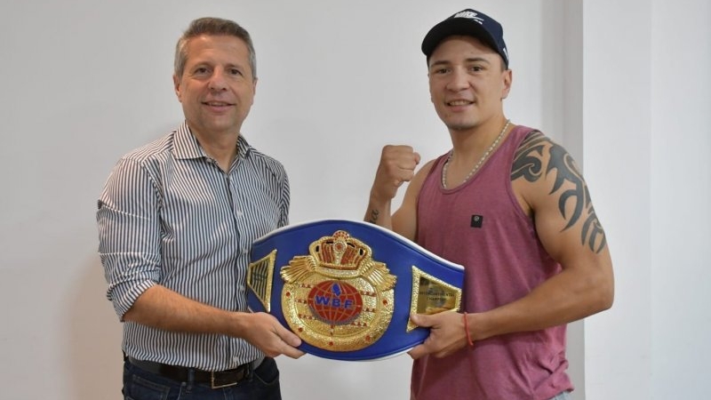 Bernarte recibió a José "Chinito" Acevedo, campeón intercontinental de boxeo