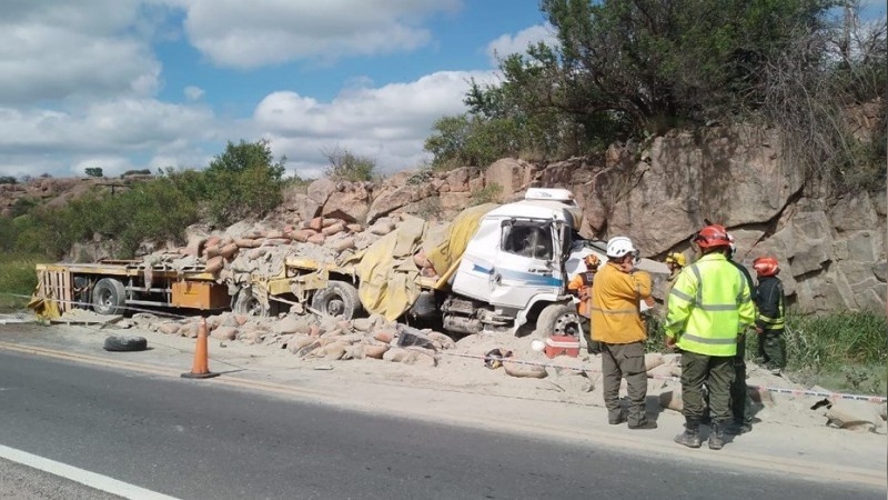 Un camionero murió en un trágico siniestro en Capilla del Monte