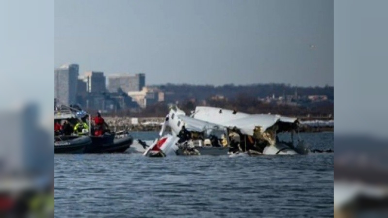 Recuperan cajas negras del avión accidentado en Washington