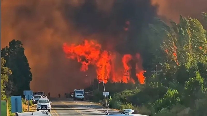 El Bolsón: el fuego avanza y ya se registró una víctima