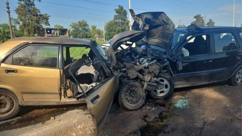 Un adolescente de 15 años manejó, chocó de frente con otro auto y mató al conductor: es inimputable