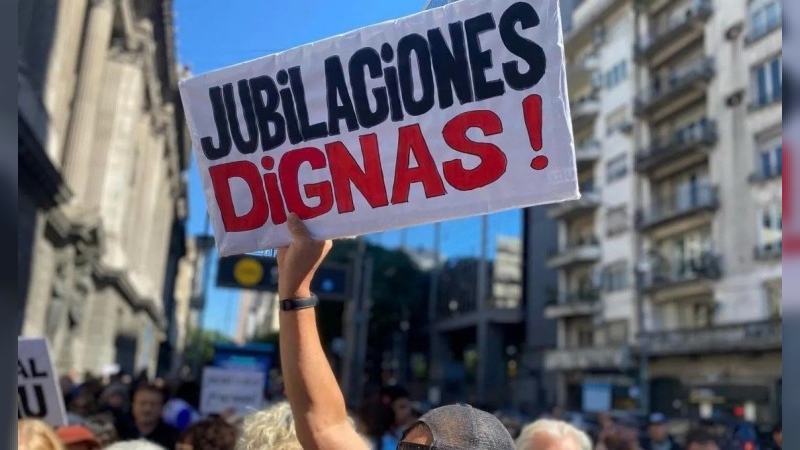 Tras la represión de Patricia Bullrich, los jubilados vuelven a marchar en todo el país