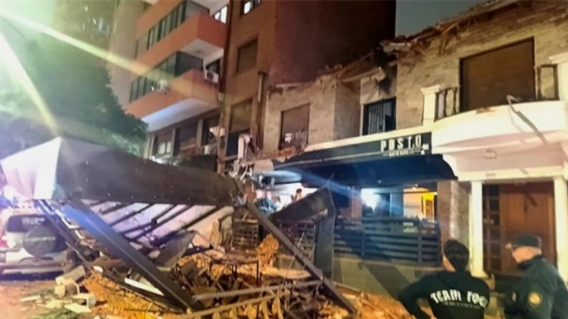 Tragedia en Córdoba: la caída de la mampostería de un edificio fue la causa de la implosión