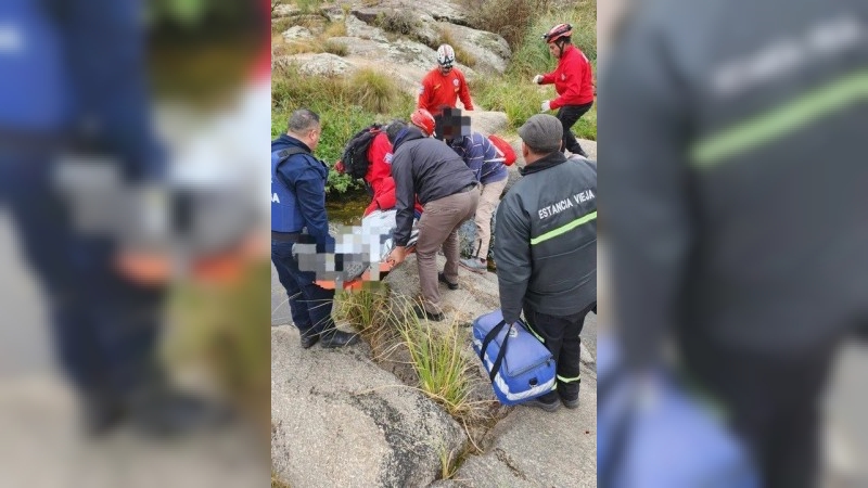Rescataron a un hombre lesionado durante una caminata en las sierras de Córdoba
