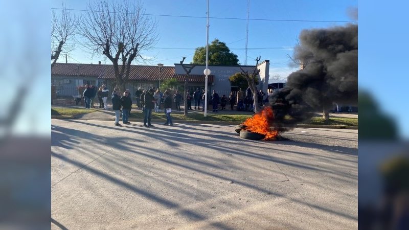 Empleados municipales de Frontera en estado de asamblea