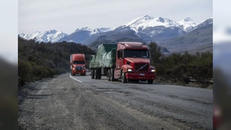 No sólo se cobra atención médica a los extranjeros: proponen que paguen por el uso de rutas