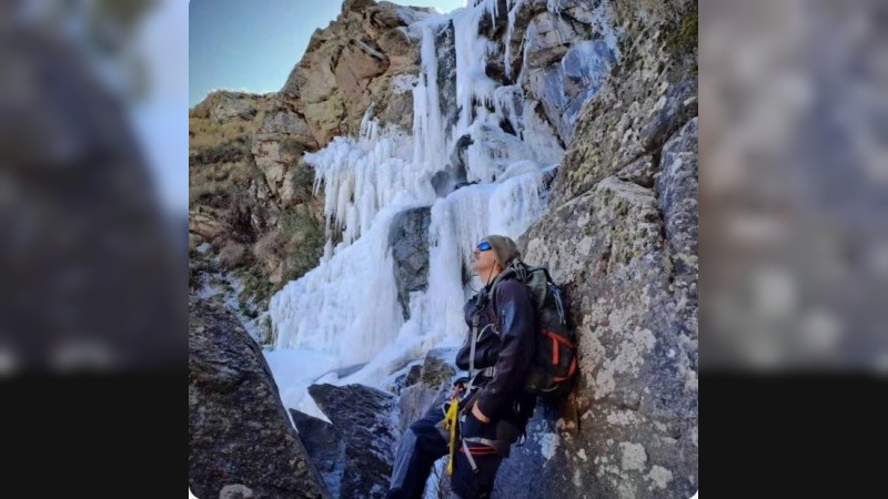 Espectáculo maravilloso: se congeló la cascada Salto del Tigre en el límite entre Córdoba y San Luis