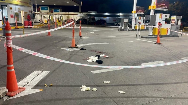 Policía baleó a un hombre que amenazaba con un cuchillo en una estación de servicio en Córdoba