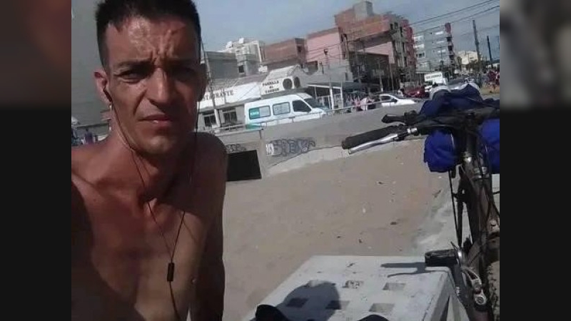 Un motociclista murió degollado por un cable tendido en plena calle