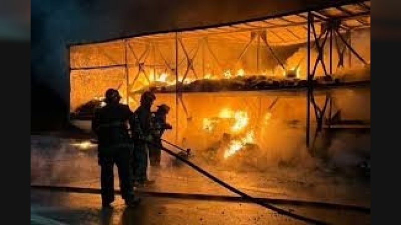 Se incendió un semirremolque con zapatillas en la autopista Córdoba–Rosario