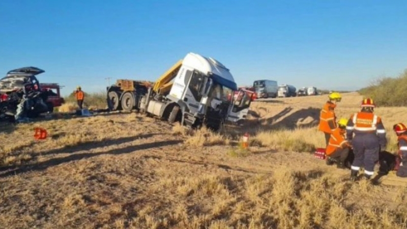 Fatal accidente en La Rioja: tres muertos y dos niñas en estado crítico tras un choque frontal