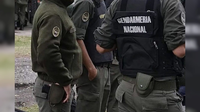 Detuvieron a cuatro gendarmes por robar un millón de pesos durante un control en Rosario