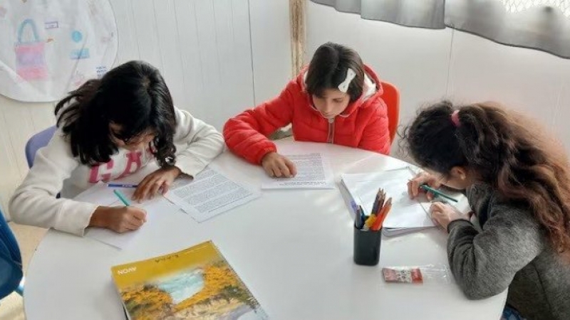 Son hijos de cartoneros y superaron a alumnos de escuelas privadas bilingües en una prueba educativa