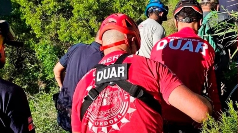 Buscaban a un hombre desaparecido en las sierras y lo encontraron muerto en una quebrada