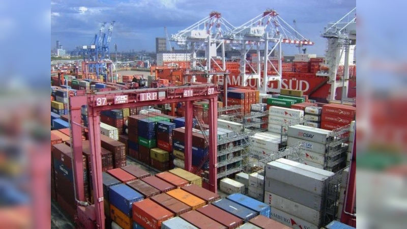 El superávit comercial sigue creciendo y rozó los USD 1.000 millones en julio