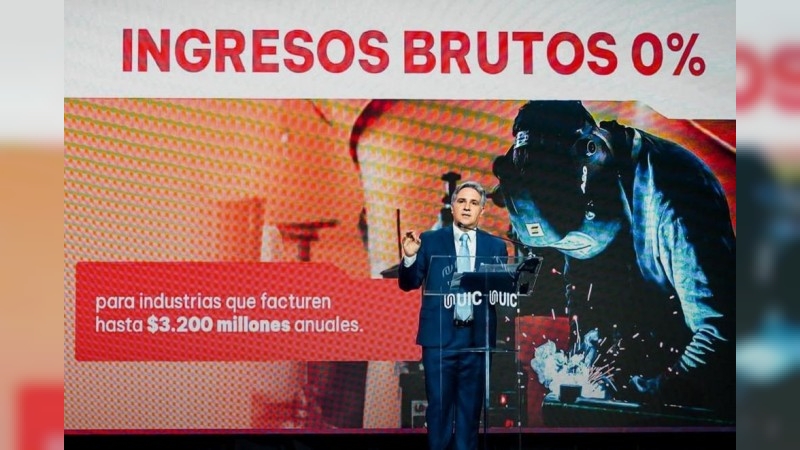 Llaryora reduce a 0 Ingresos Brutos a la Industria