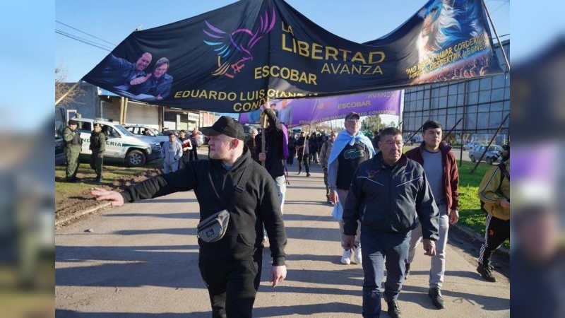 Incidentes: lanzaron pedradas en la desconcentración del acto de Javier Milei en Moreno