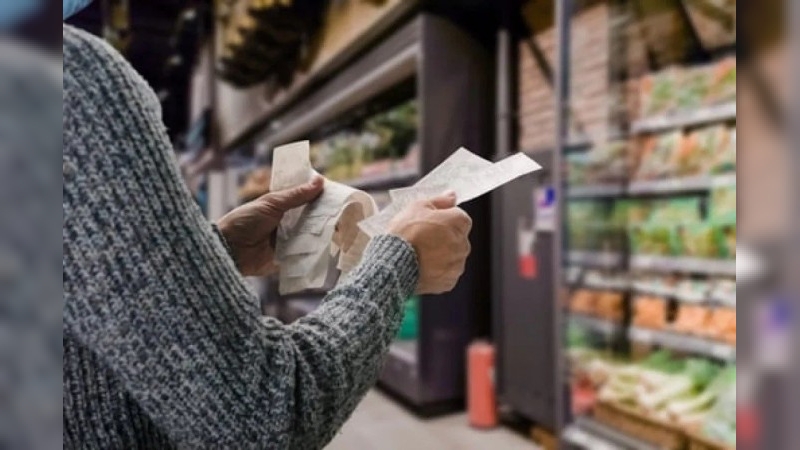 El consumo masivo logró un leve repunte y aumentó 0,9% interanual en agosto