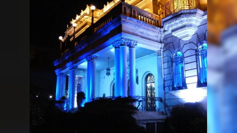Municipio iluminará edificios públicos por el Día Provincial de la Adopción