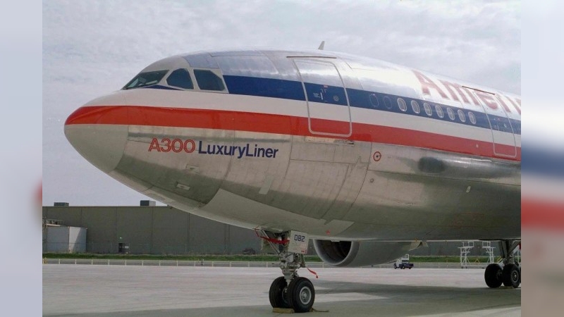 Estados Unidos: hallaron a un hombre muerto en el tren de aterrizaje de un avión