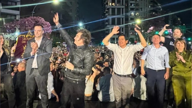 Javier Milei llega a Córdoba este martes: caminata, megáfono y convocatoria a los jóvenes