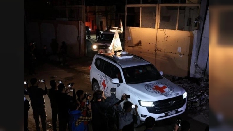 La Cruz Roja traslada a Israel el cuerpo de un rehén entregado por Hamás