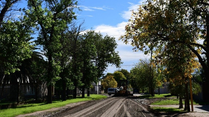 Durante el primer semestre del año ya se repararon el 86 % de las calles de tierra de la ciudad