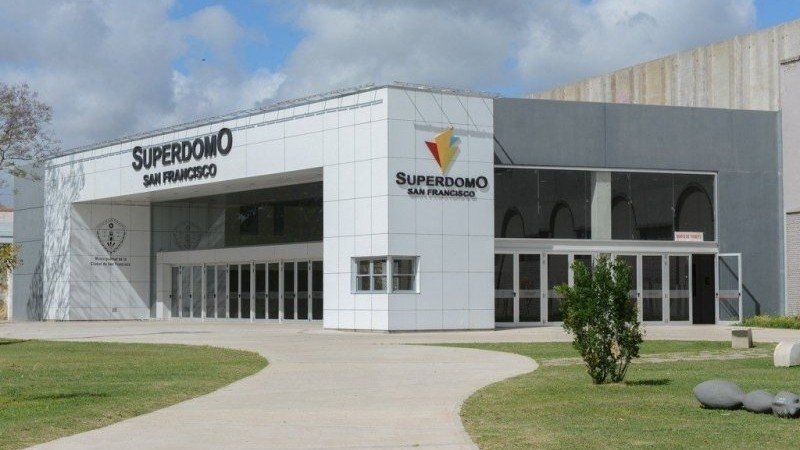 Restringen el tránsito frente al Superdomo por el show de Los Navarro