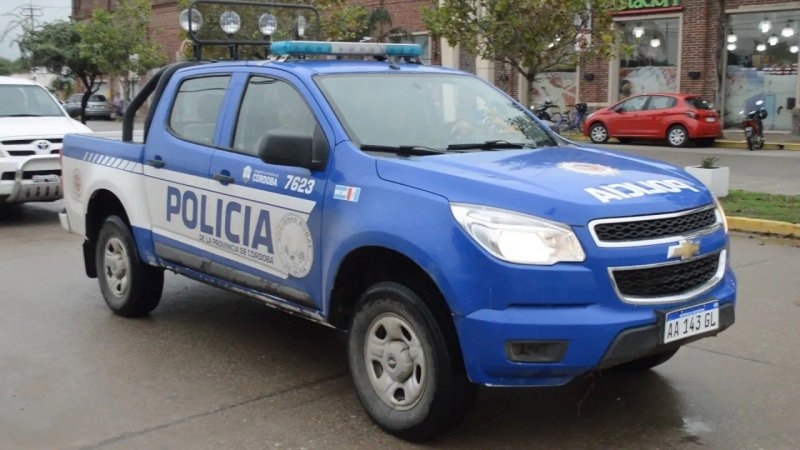 Aprehendieron a un hombre por incumplir una restricción de acercamiento y resistirse a la autoridad