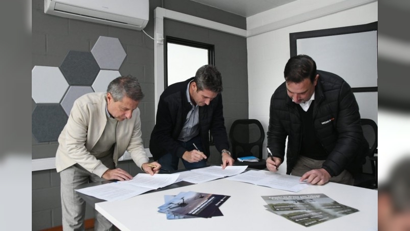 Municipio firm&oacute; convenio para avanzar en la creaci&oacute;n de un centro de formaci&oacute;n de pilotos de drones