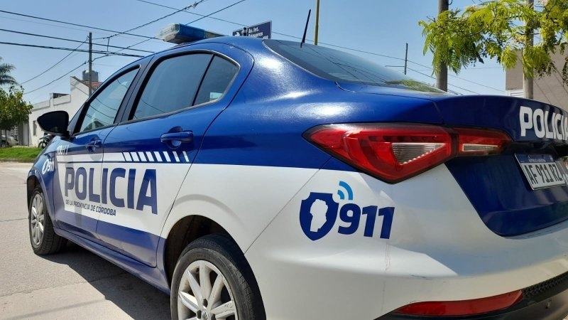 Accidente entre una camioneta y una moto: un hombre result&oacute; lesionado 