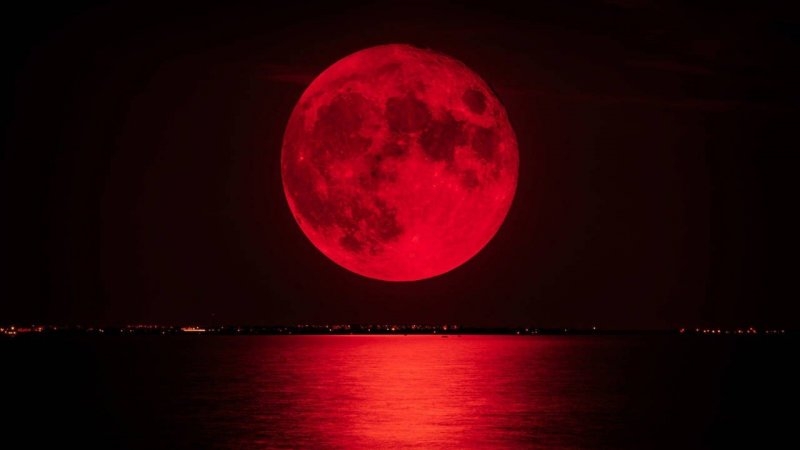 Planazo de madrugada: Luna de sangre en el cielo argentino