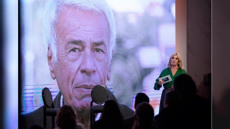 Homenaje a De la Sota unió al cordobesismo con Sergio Massa y sectores progresistas