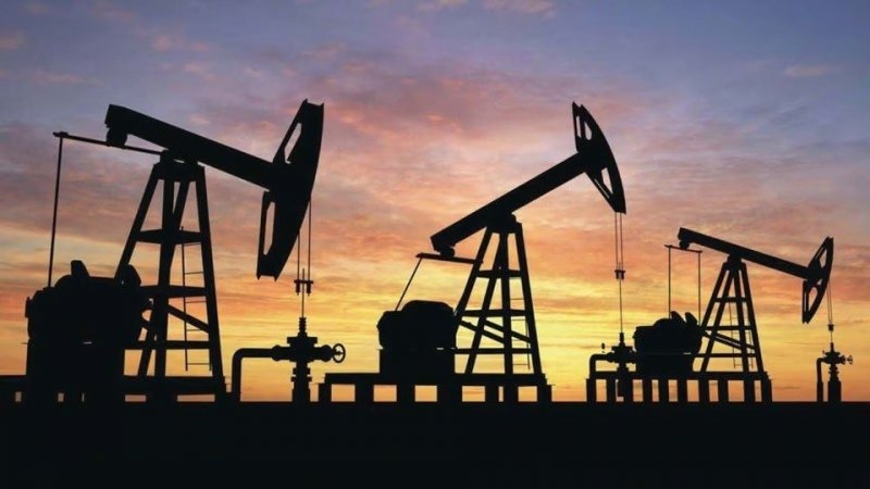 El petróleo sube con fuerza: Brent supera los 107 dólares tras ataques a la infraestructura saudí
