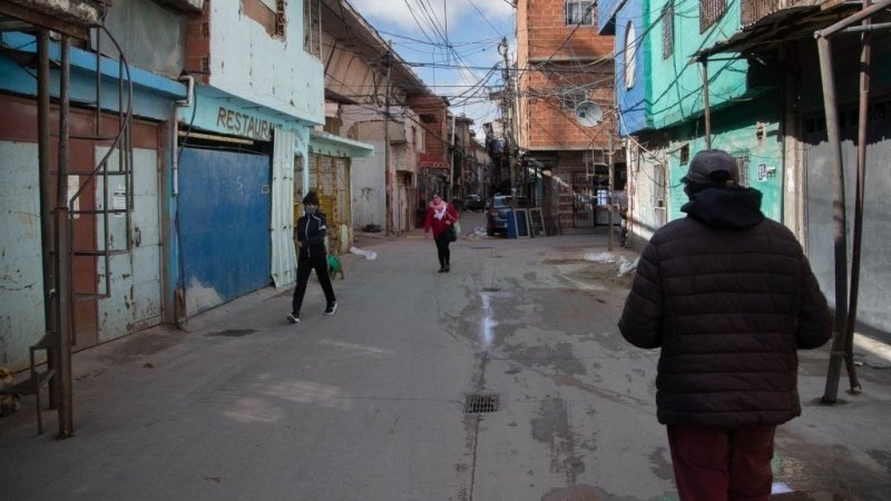 Siete de cada diez familias de barrios vulnerables de la Ciudad se endeudaron para pagar gastos b&aacute;sicos