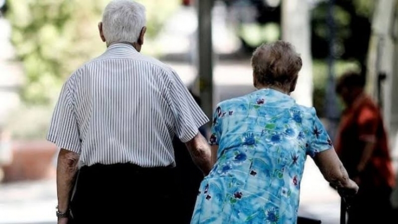 Jubilaciones, pensiones y asignaciones: oficializaron los aumentos para octubre