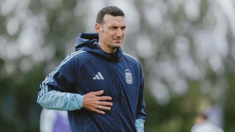 Sin Messi. Scaloni confirm&oacute; qui&eacute;n ser&aacute; el pr&oacute;ximo capit&aacute;n de la selecci&oacute;n argentina.