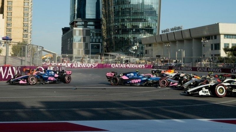 Colapinto gener&oacute; un fuerte choque y debi&oacute; abandonar en el GP de Azerbaiy&aacute;n