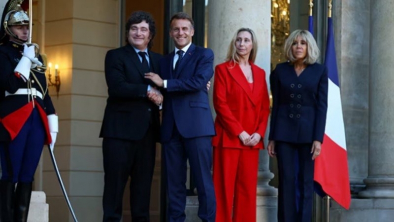 Emmanuel Macron recibi&oacute; a Javier Milei en el Palacio Eliseo de Par&iacute;s