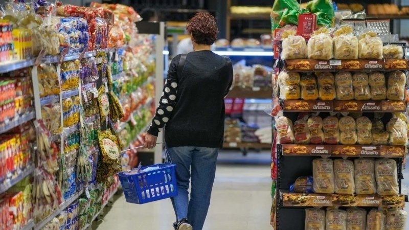 Inflación: anticipan que el IPC volvió a subir a cerca del 2% en septiembre, impulsado por alimentos