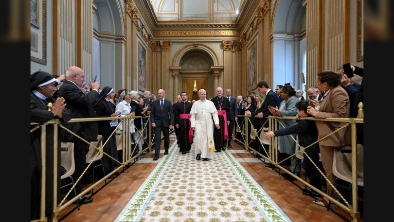 El papa Le&oacute;n XIV ser&aacute; internado este martes para una cirug&iacute;a por un n&oacute;dulo pulmonar