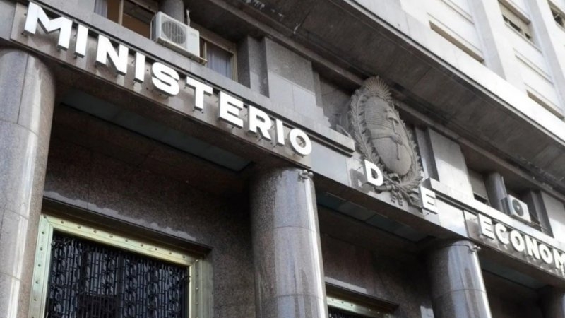El Ministerio de Econom&iacute;a busca financiamiento para un vencimiento de $4,86 billones