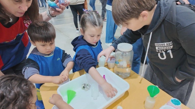 Frontera comparte los proyectos de cinco instituciones en su primera muestra educativa