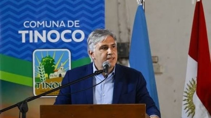 Llaryora anunci&oacute; la pavimentaci&oacute;n de la ruta que conectar&aacute; Villa Santa Rosa con Colonia Caroya