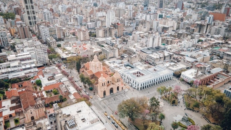 El Papa Le&oacute;n XIV en C&oacute;rdoba: c&oacute;mo llegar desde San Francisco y el interior a la misa en FAdeA