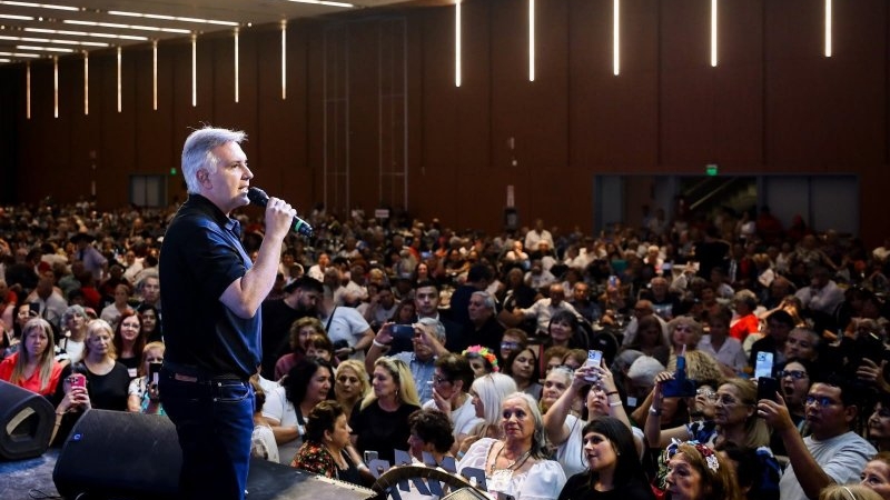 Llaryora: &ldquo;Me niego a que en C&oacute;rdoba entre la cultura del descarte y la insensibilidad&rdquo;
